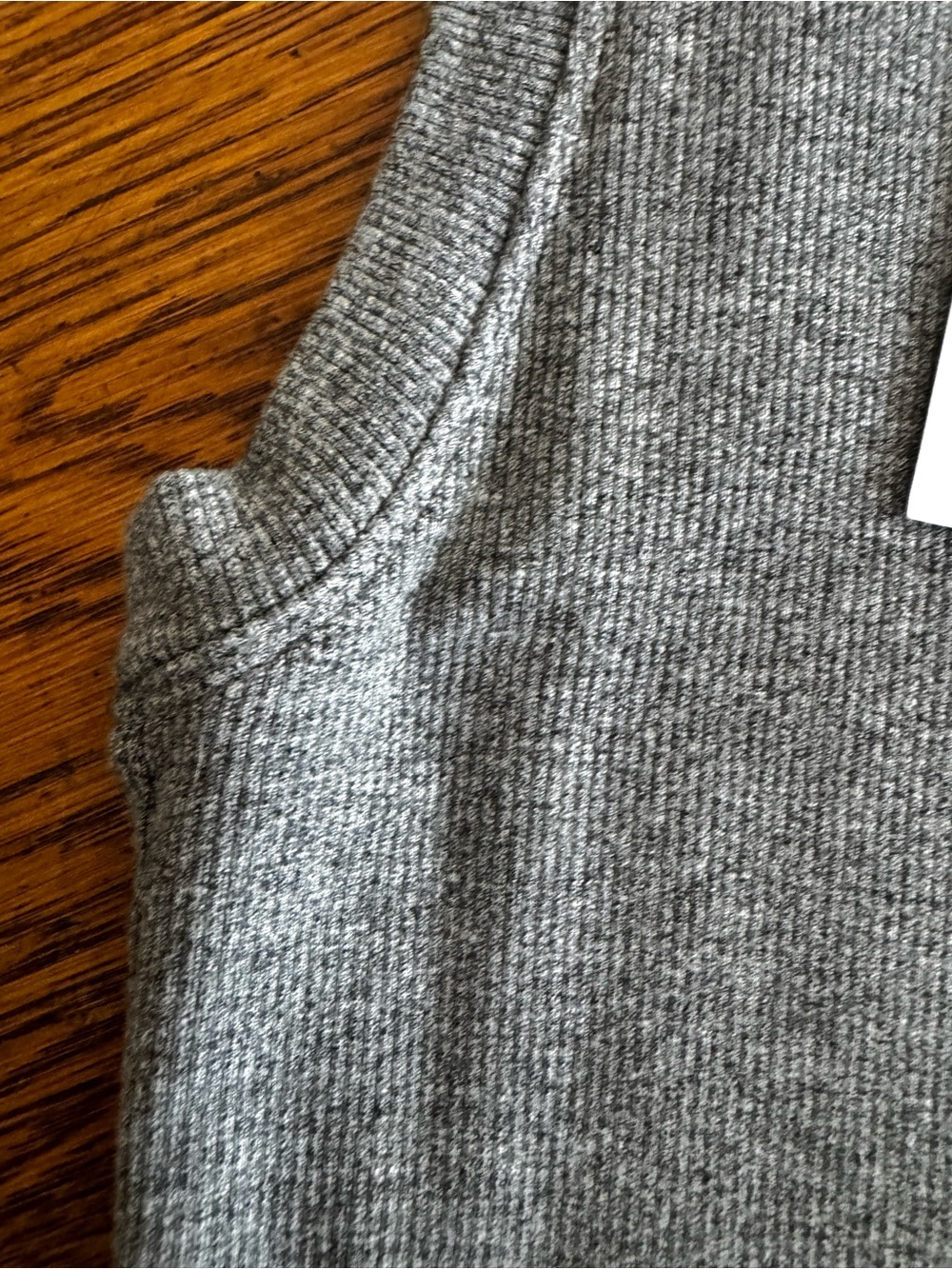 Evereve Jones Tank. NWT size medium - Picture 6 of 7